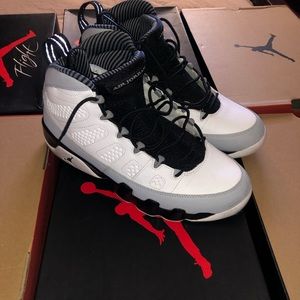 Air Jordan 9